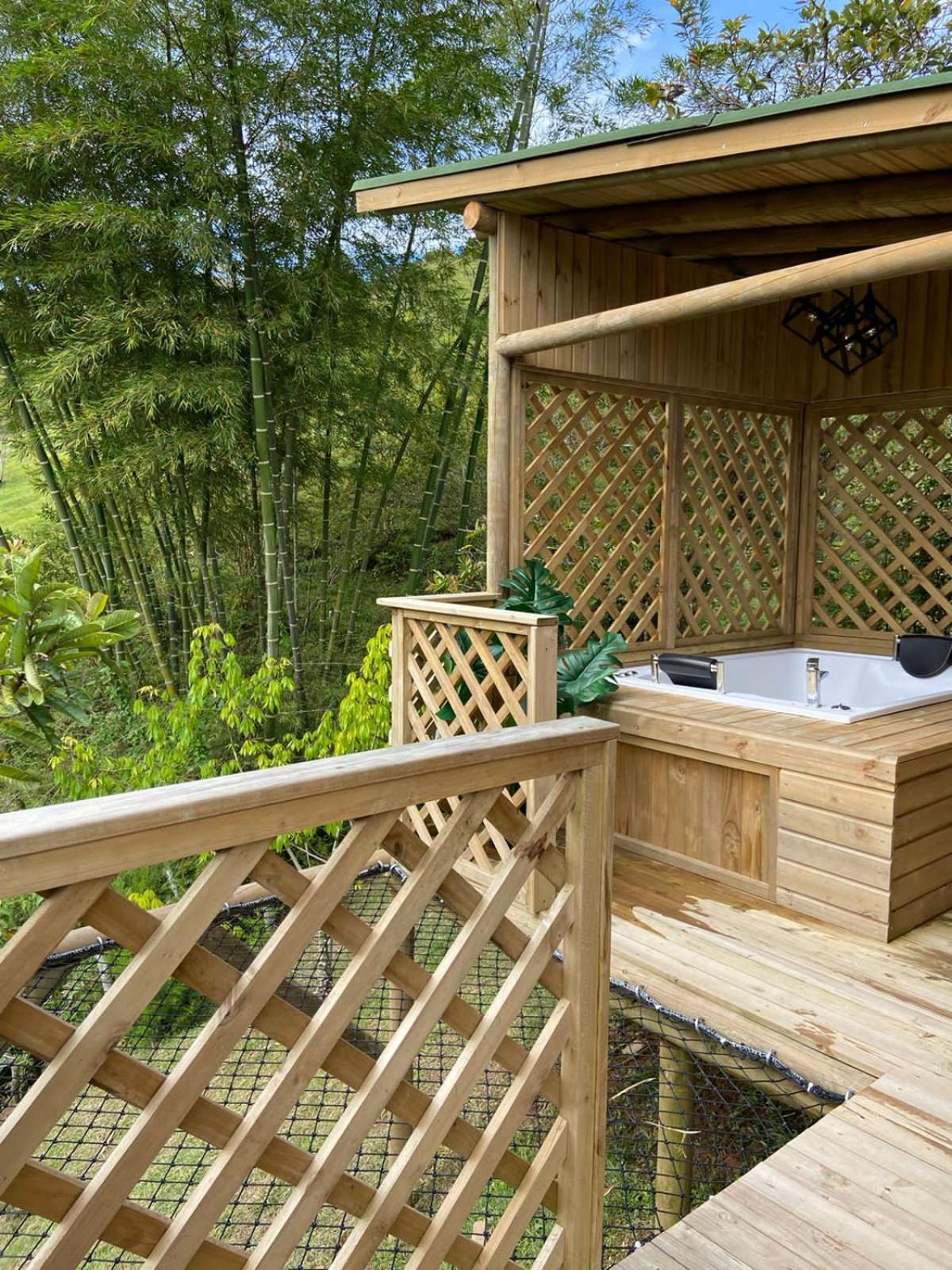 Отель Cardinal Glamping Гуатапе Экстерьер фото