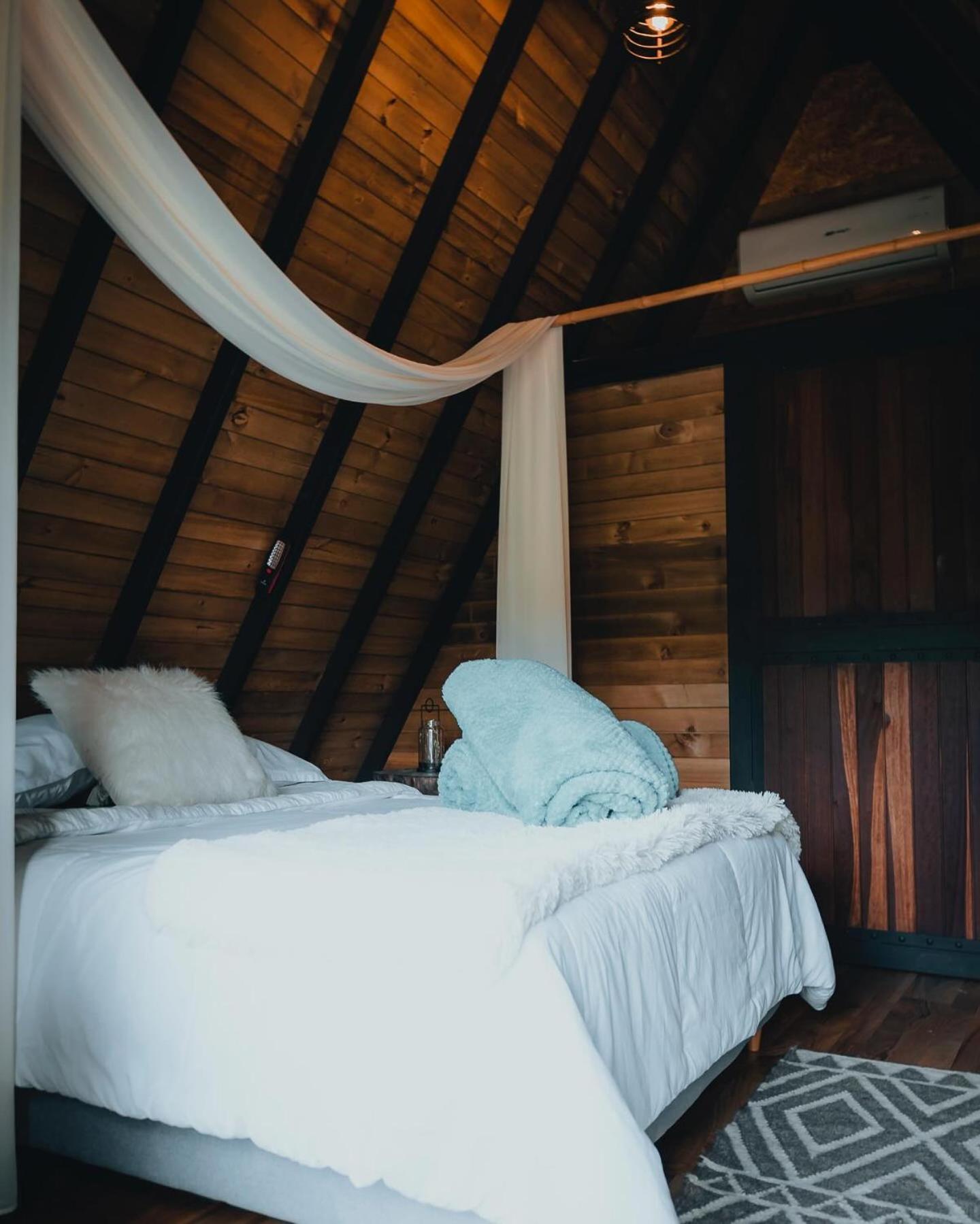 Отель Cardinal Glamping Гуатапе Экстерьер фото